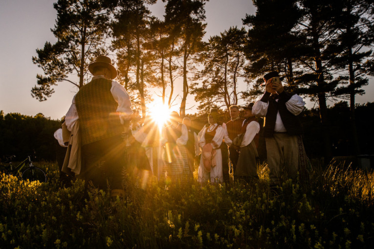 Skelbiama jubiliejinio festivalio „Tek saulužė ant maračių“ programa