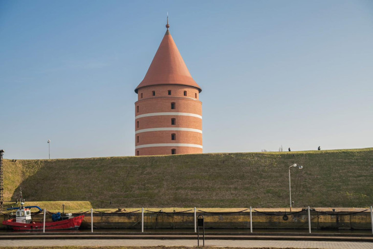 Klaipėdos Pilies bokštas atgimė iš naujo: miesto istorijos švyturys kviečia į statybų užbaigimo simbolinį vakarą