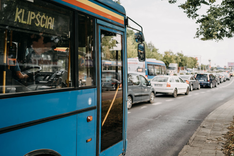 Tvarkai, kai į autobusus Klaipėdoje lipama pro priekines duris - penkiolika metų