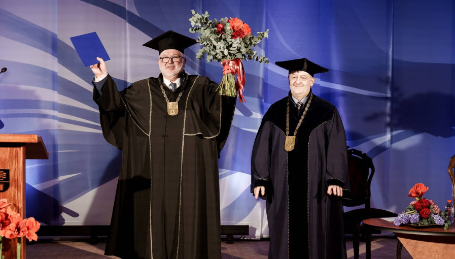 Klaipėdos universiteto garbės daktaru inauguruotas prof. habil. dr. Vladas Algirdas Bumelis