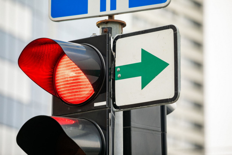 Į Klaipėdą sugrįš dalis žalių rodyklių, kurias miestiečiai nurodė kaip būtinas
