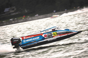 Greitis, azartas ir vandens purslai – į Klaipėdos uostą grįžta F2 vandens formulės