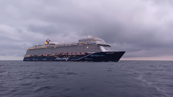 Klaipėdos uoste vieši gražuolis kruizinis laivas „Mein Schiff 1“