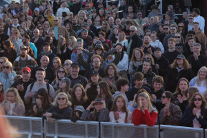 Juodkrantėje – festivalis „Sveika, Neringa!“: marių laivų samplauka, pažintis su mišku ir žinomų atlikėjų koncertai